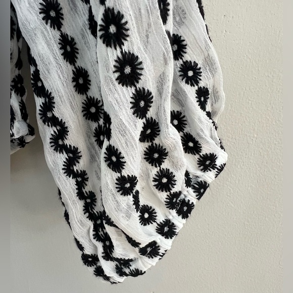 Ann Taylor Embroidered Blouse Size L - Picture 4 of 4